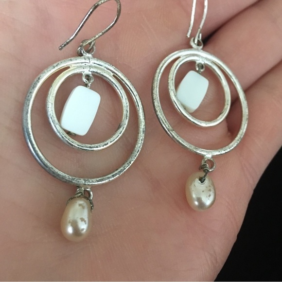 Vintage Circle Dangle Earrings - Picture 3 of 6